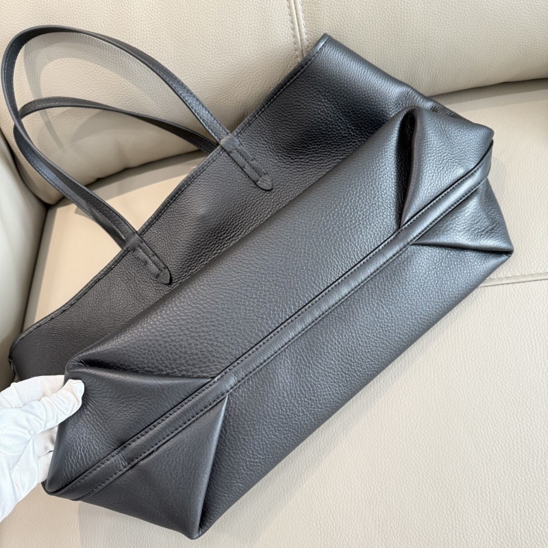 Bv*b*rry shopping bags